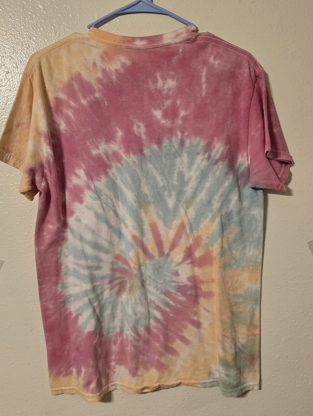 Love Tribe Peanuts Snoopy Woodstock Tie-Dye Graphic T-Shirt Size Small S - Picture 2 of 4